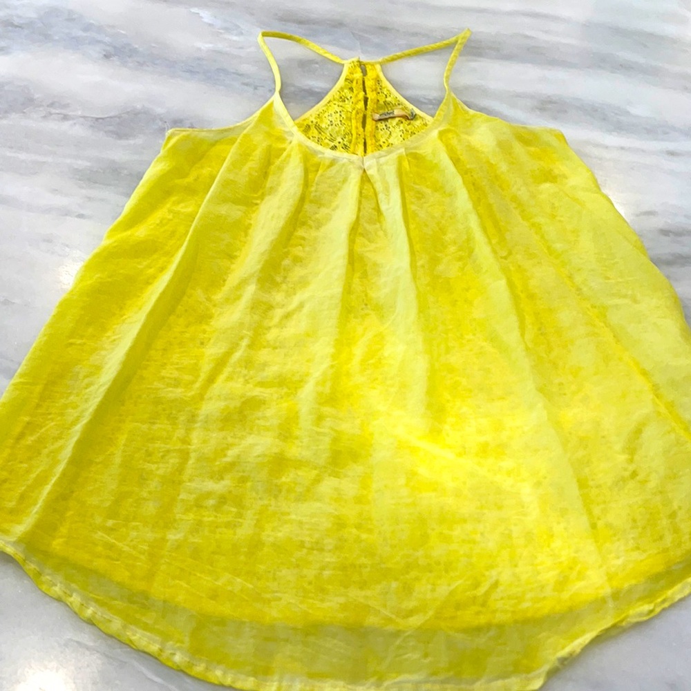 Yellow soft cotton and lace back shirt.